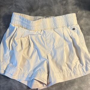 Calia Women’s Cream athletic Shorts size m